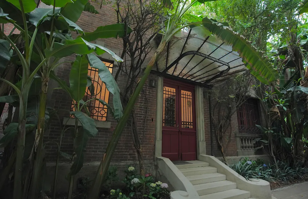 Maison Du Comte-1